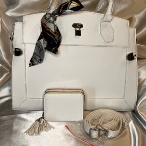 Elegant White Handbag Set